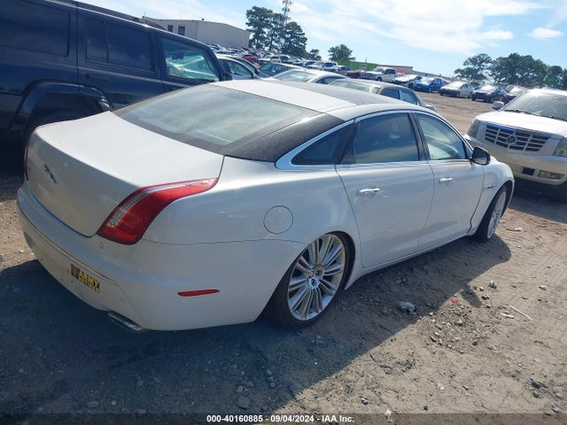 2011 JAGUAR XJ SAJWA2GE3BMV06925 Photo 3