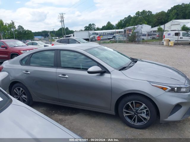 3KPF24AD7RE749640 KIA Forte Lxs