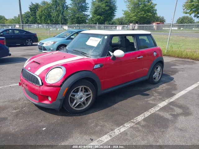 2007 MINI COOPER S WMWMF73547TT82832 Photo 1