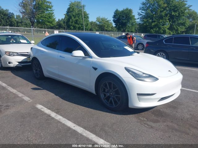 Tesla Model 3 Long Range/mid Range 2018 5YJ3E1EA7JF057207 Image 1