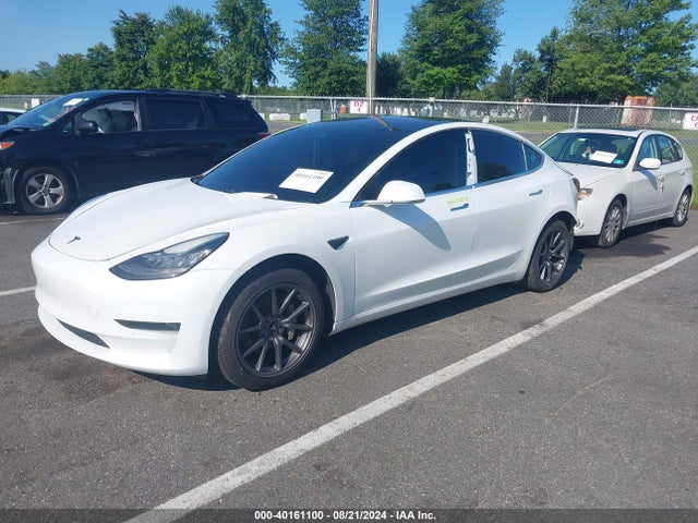 Tesla Model 3 Long Range/mid Range 2018 5YJ3E1EA7JF057207 Image 2