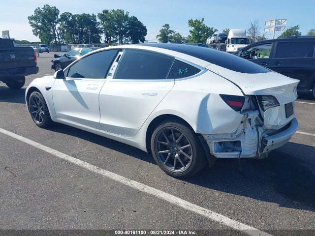 Tesla Model 3 Long Range/mid Range 2018 5YJ3E1EA7JF057207 Image 3