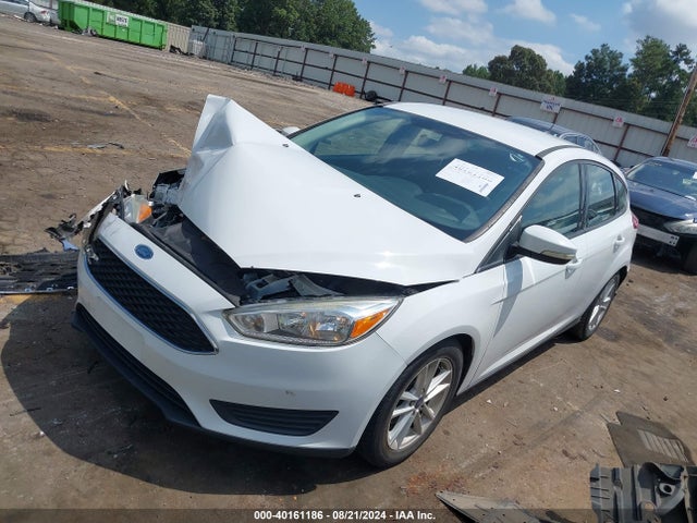 Ford FOCUS SE 2016 1FADP3K23GL406589 Image 2