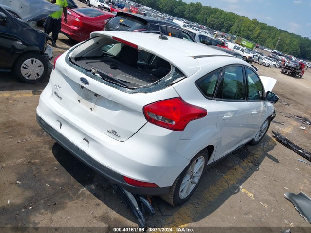Ford FOCUS SE 2016 1FADP3K23GL406589 Image 4