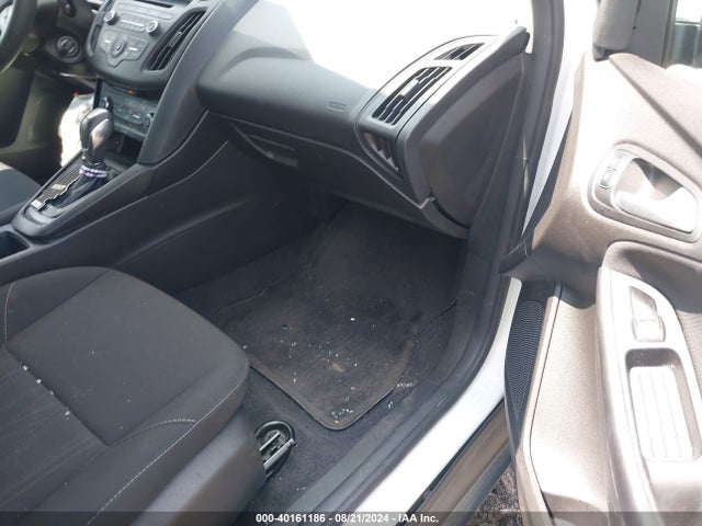 Ford FOCUS SE 2016 1FADP3K23GL406589 Image 5