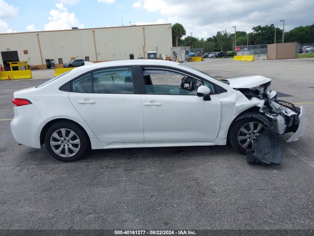 Toyota COROLLA LE 2022 5YFEPMAEXNP331314 Image 13