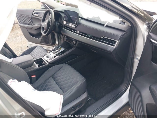 2022 MITSUBISHI OUTLANDER JA4J4VA8XNZ084447 Photo 4