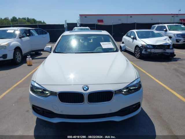 WBA8A9C52GK618976 BMW 320i