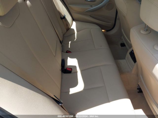 WBA8A9C52GK618976 BMW 320i