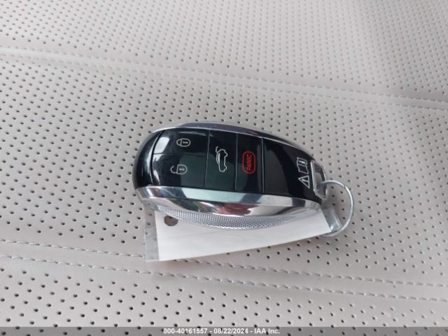 2022 BENTLEY BENTAYGA SJAAM2ZV2NC017635 Photo 10