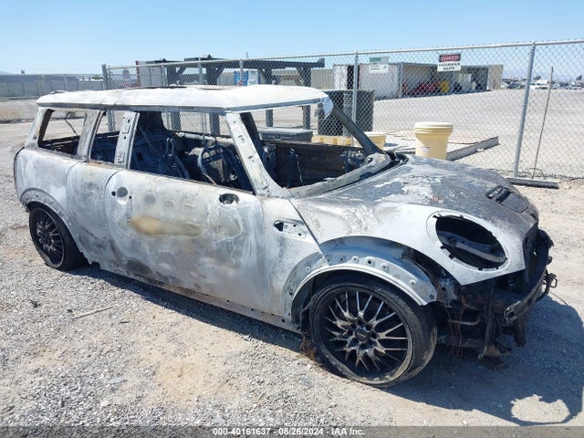 2010 MINI COOPER S CLUBMAN WMWMM3C59ATP94363 Photo 0