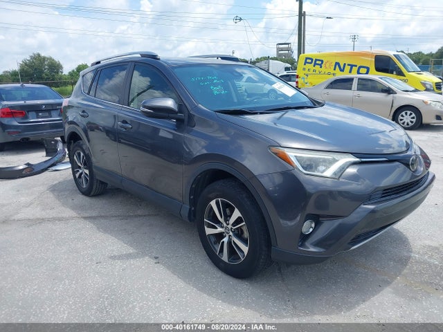 Toyota Rav4 Xle 2017 JTMWFREV4HJ714902 zdjęcie główne