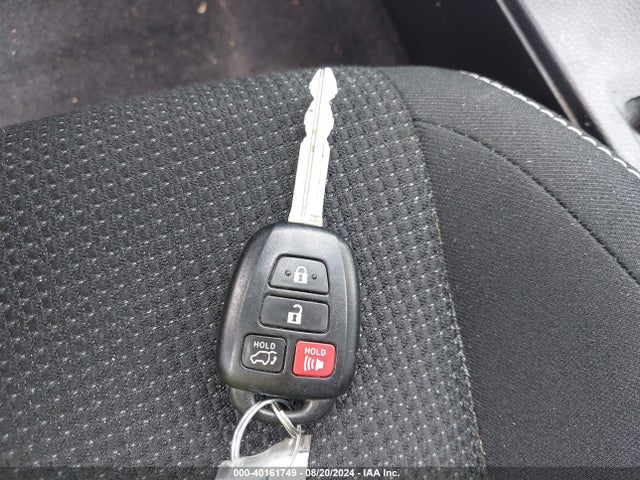 Toyota Rav4 Xle 2017 JTMWFREV4HJ714902 Image 11