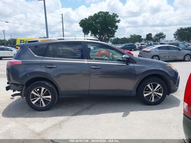 Toyota Rav4 Xle 2017 JTMWFREV4HJ714902 Image 14
