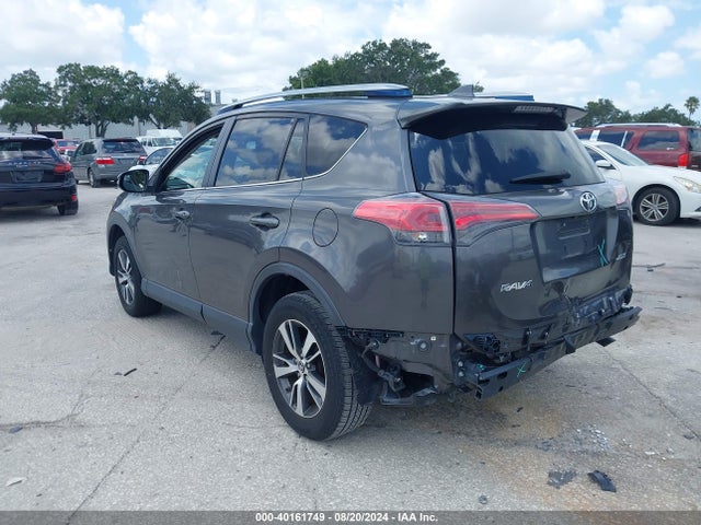 Toyota Rav4 Xle 2017 JTMWFREV4HJ714902 Image 3