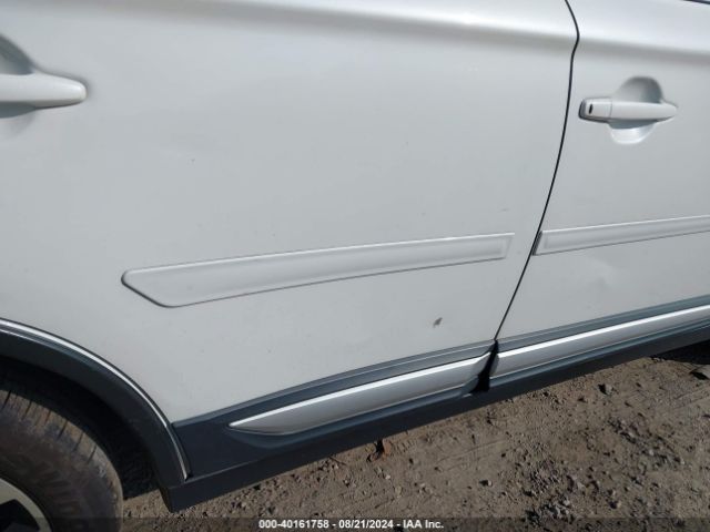 JA4AZ3A35HZ006768 Mitsubishi Outlander Sel