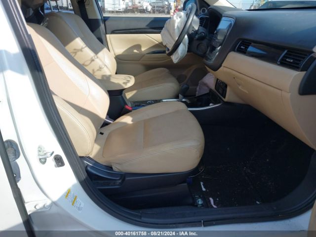 JA4AZ3A35HZ006768 Mitsubishi Outlander Sel