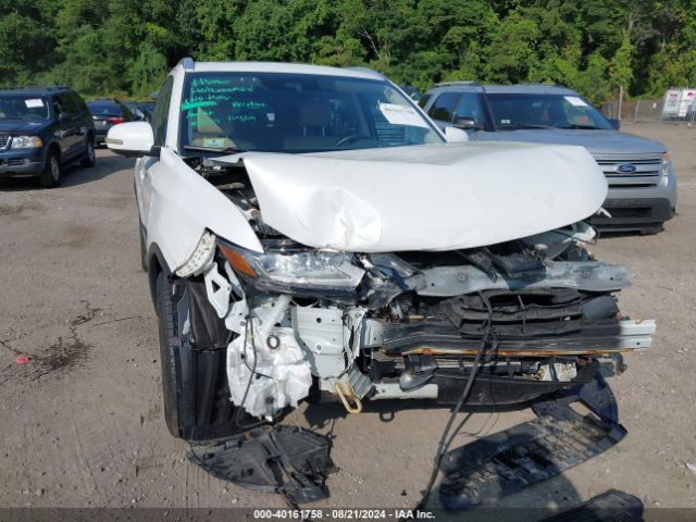 JA4AZ3A35HZ006768 Mitsubishi Outlander Sel