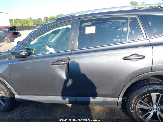 Toyota Rav4 Xle 2017 JTMRFREV0HD202520 Image 14