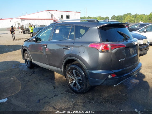 Toyota Rav4 Xle 2017 JTMRFREV0HD202520 Image 3