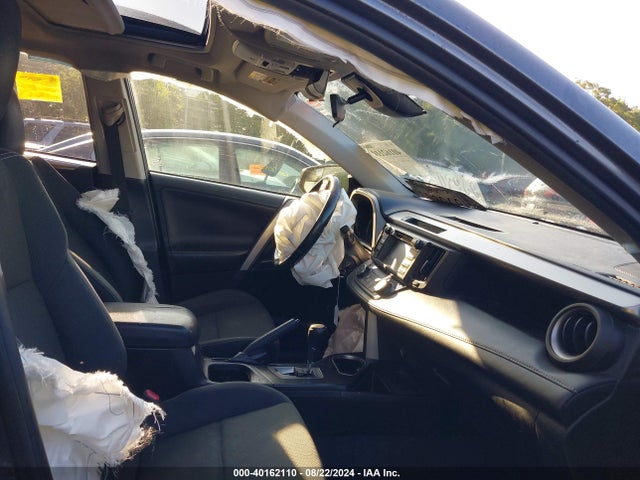 Toyota Rav4 Xle 2017 JTMRFREV0HD202520 Image 5