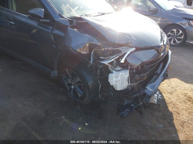 Toyota Rav4 Xle 2017 JTMRFREV0HD202520 Image 6