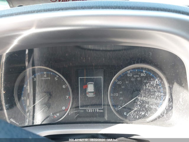 Toyota Rav4 Xle 2017 JTMRFREV0HD202520 Image 7