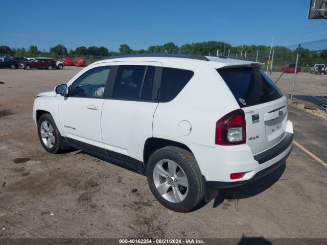 1C4NJDEB8ED898156 Jeep Compass Latitude