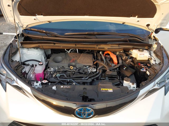 Toyota Sienna Platinum 2024 5TDESKFC8RS108521 Image 10