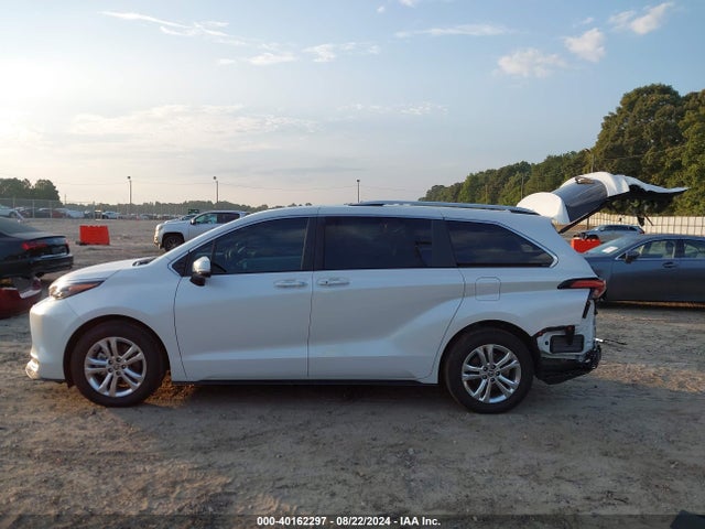 Toyota Sienna Platinum 2024 5TDESKFC8RS108521 Image 15