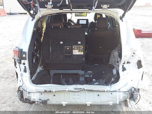 Toyota Sienna Platinum 2024 5TDESKFC8RS108521 Image 18