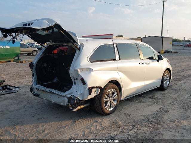 Toyota Sienna Platinum 2024 5TDESKFC8RS108521 Image 4