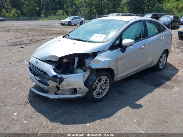 Ford FIESTA SE 2019 3FADP4BJ9KM111565 Image 2
