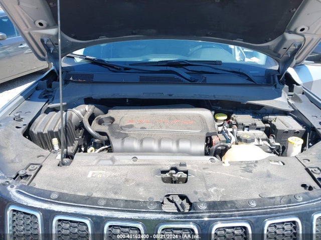 3C4NJCCB3JT358439 Jeep Compass Limited Fwd
