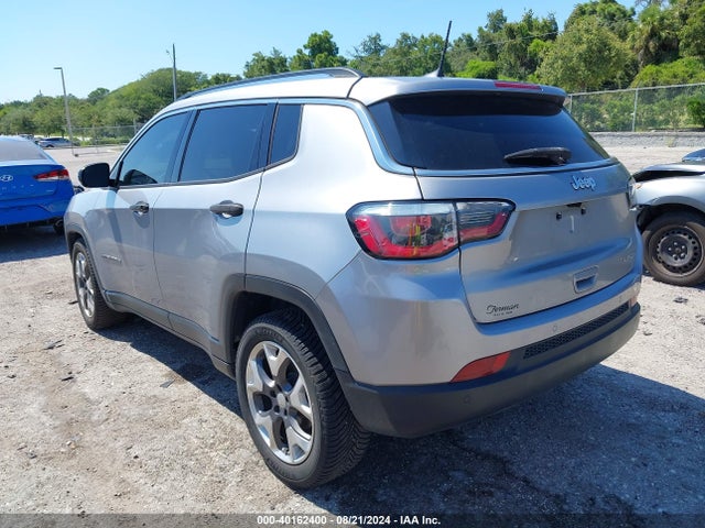 3C4NJCCB3JT358439 Jeep Compass Limited Fwd
