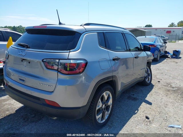 3C4NJCCB3JT358439 Jeep Compass Limited Fwd