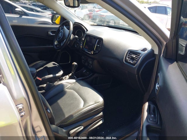 3C4NJCCB3JT358439 Jeep Compass Limited Fwd