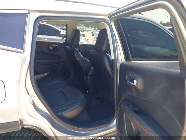 3C4NJCCB3JT358439 Jeep Compass Limited Fwd