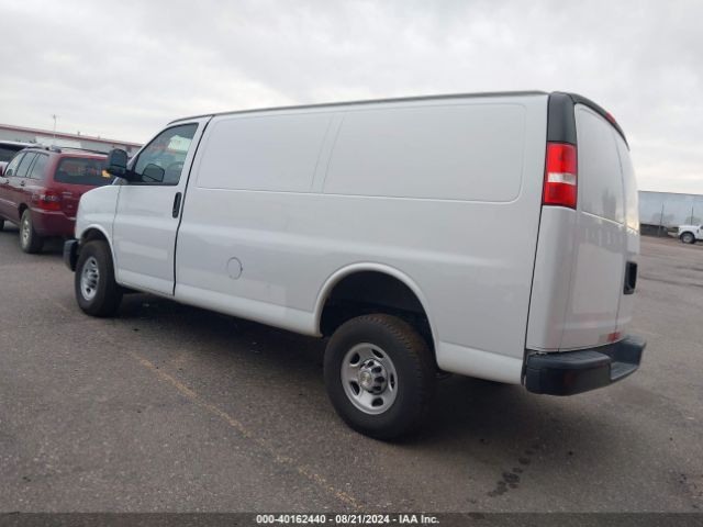 1GCWGAF72N1142965 Chevrolet Express Cargo Rwd 2500 Regular Wheelbase Wt