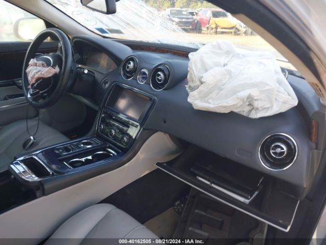2011 JAGUAR XJ SAJWA1CB1BLV05526 Photo 4