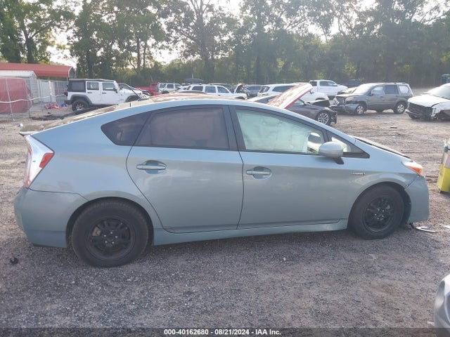 Toyota Prius Three 2015 JTDKN3DU5F1961947 Image 13