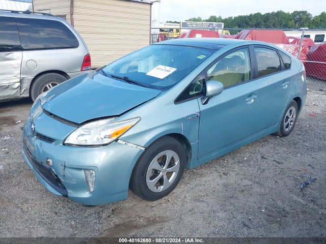 Toyota Prius Three 2015 JTDKN3DU5F1961947 Image 2