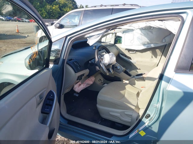 Toyota Prius Three 2015 JTDKN3DU5F1961947 Image 5