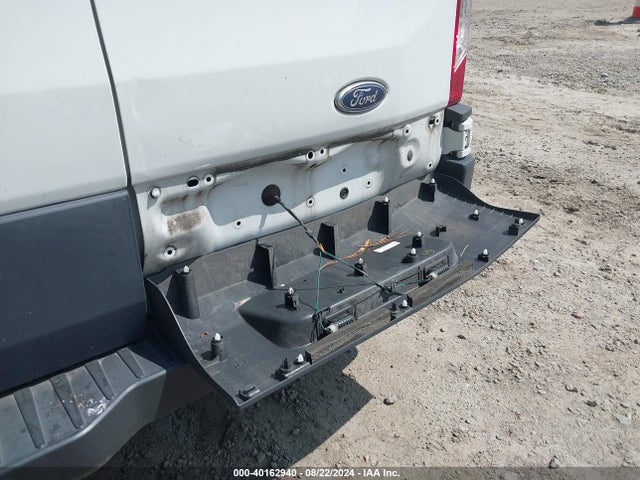1FMZK1ZM6FKB31861 Ford Transit-150 Xlt