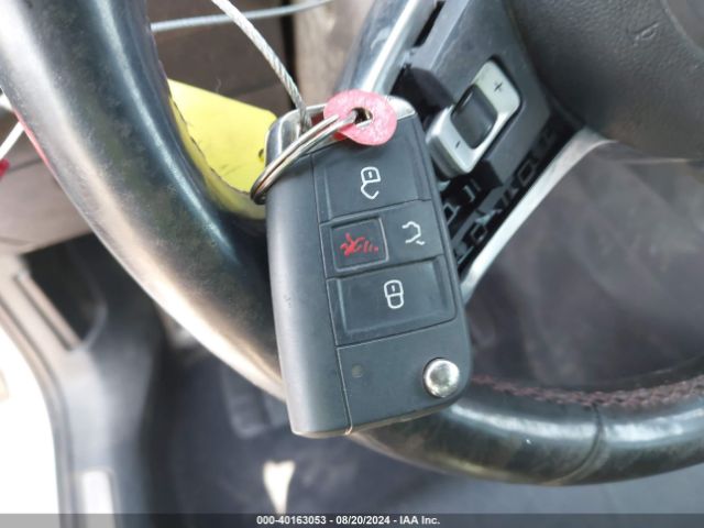 3VW5T7AU2FM046021 Volkswagen Golf Gti 2.0t Se 4-door