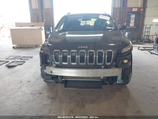 1C4PJMCSXHW575070 Jeep Cherokee Latitude 4x4