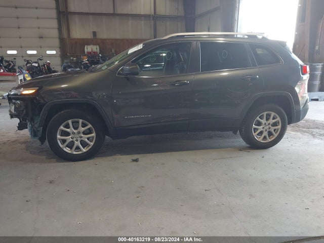 1C4PJMCSXHW575070 Jeep Cherokee Latitude 4x4