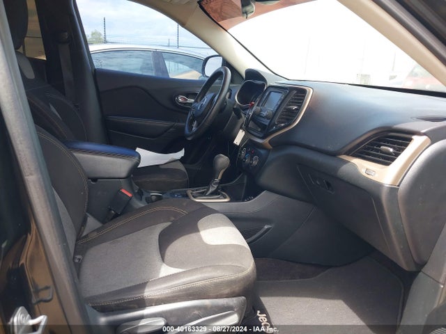 1C4PJLAB1GW257513 Jeep Cherokee Sport