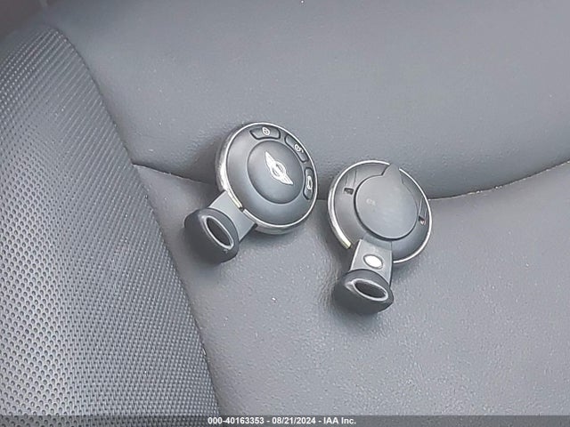 2011 MINI COOPER WMWSU3C52BT183969 Photo 10