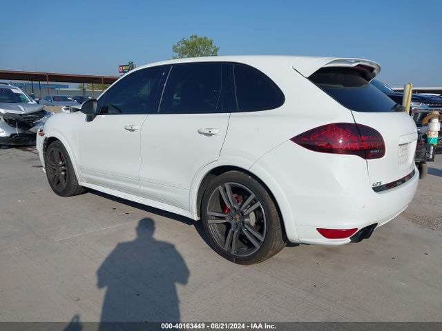 2013 PORSCHE CAYENNE WP1AD2A21DLA75569 Photo 2